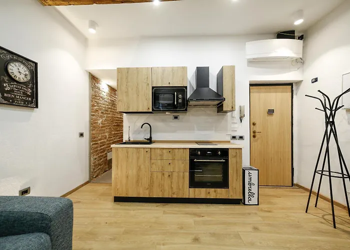 Home In The Centre With Steam Bath